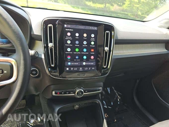 2023 Volvo XC40 B5 Plus Bright Theme - miniatura 10