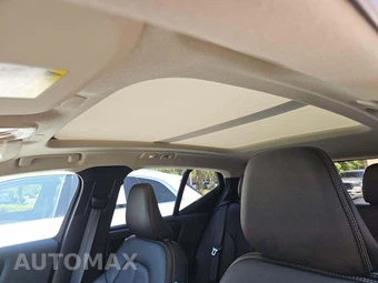 2023 Volvo XC40 B5 Plus Bright Theme - miniatura 11
