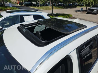 2023 Volvo XC40 B5 Plus Bright Theme - miniatura 12