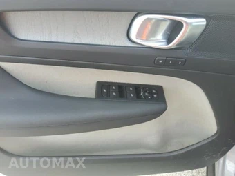 2023 Volvo XC40 B5 Plus Dark Theme – miniatura 10