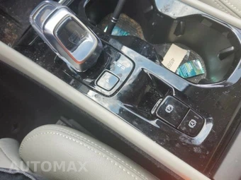 2023 Volvo XC40 B5 Plus Dark Theme – miniatura 19