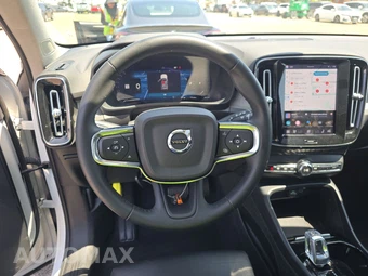 2023 Volvo XC40 B5 Plus Dark Theme – miniatura 10