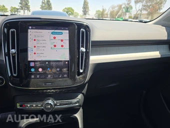 2023 Volvo XC40 B5 Plus Dark Theme – miniatura 11
