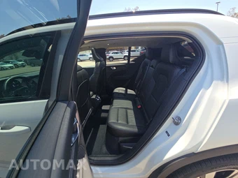 2023 Volvo XC40 B5 Plus Dark Theme – miniatura 13