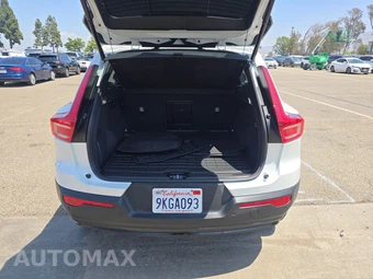 2023 Volvo XC40 B5 Plus Dark Theme – miniatura 16