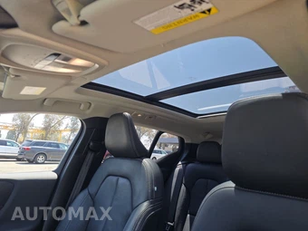 2023 Volvo XC40 B5 Plus Dark Theme – miniatura 19