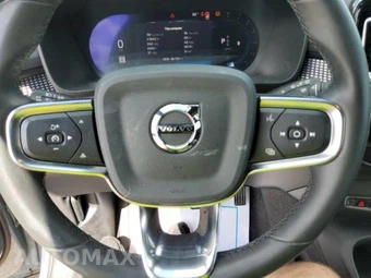 2023 Volvo XC40 B5 Plus Dark Theme – miniatura 14