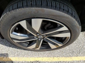 2023 Volvo XC40 B5 Plus Dark Theme – miniatura 18