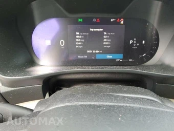 2023 Volvo XC40 B5 Plus Dark Theme – miniatura 14