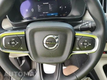 2023 Volvo XC40 B5 Plus Dark Theme – miniatura 15