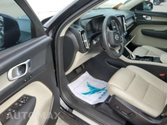 2023 Volvo XC40 B5 Plus Dark Theme – miniatura 5