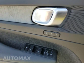 2023 Volvo XC40 B5 Plus Dark Theme – miniatura 16