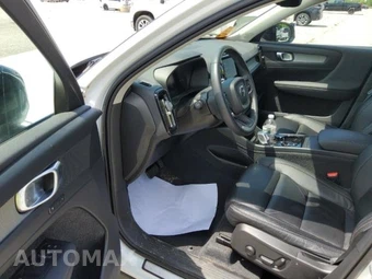 2023 Volvo XC40 B5 Plus Dark Theme – miniatura 5