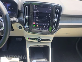 2023 Volvo XC40 B5 Ultimate Bright Theme - miniatura 11