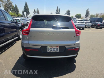 2023 Volvo XC40 B5 Ultimate Bright Theme - miniatura 5