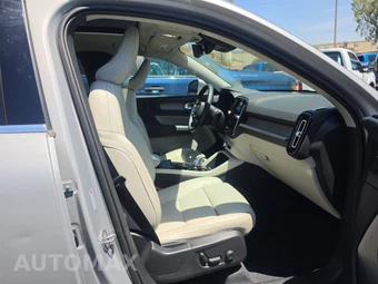 2023 Volvo XC40 B5 Ultimate Bright Theme - miniatura 8