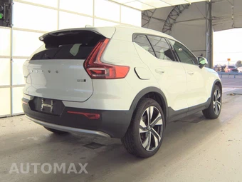 2023 Volvo XC40 B5 Ultimate Bright Theme – miniatura 4