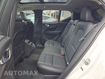 2023 Volvo XC40 B5 Ultimate Bright Theme – miniatura 13