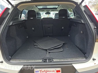 2023 Volvo XC40 B5 Ultimate Bright Theme – miniatura 16