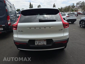 2023 Volvo XC40 B5 Ultimate Bright Theme – miniatura 5