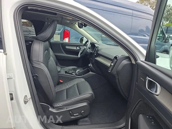 2023 Volvo XC40 B5 Ultimate Bright Theme – miniatura 8
