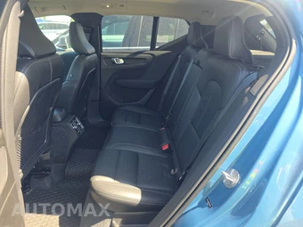 2023 Volvo XC40 B5 Ultimate Dark Theme – miniatura 13