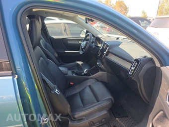 2023 Volvo XC40 B5 Ultimate Dark Theme – miniatura 8