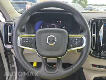 2023 Volvo XC40 B5 Ultimate Dark Theme – miniatura 10