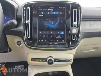 2023 Volvo XC40 B5 Ultimate Dark Theme – miniatura 11