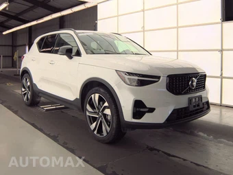 2023 Volvo XC40 B5 Ultimate Dark Theme – miniatura 3