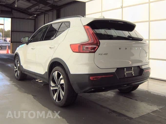 2023 Volvo XC40 B5 Ultimate Dark Theme – miniatura 6