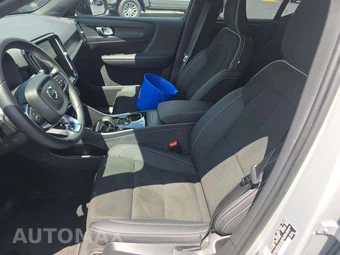 2023 Volvo XC40 Recharge Pure Electric Plus - miniatura 3