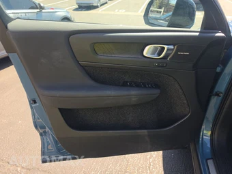 2023 Volvo XC40 Recharge Pure Electric Ultimate - miniatura 9