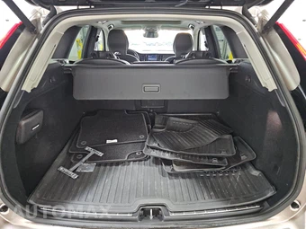 2023 Volvo XC60 B5 Core – miniatura 16