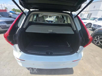 2023 Volvo XC60 B5 Core – miniatura 11