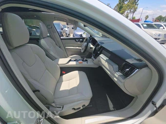 2023 Volvo XC60 B5 Core – miniatura 15