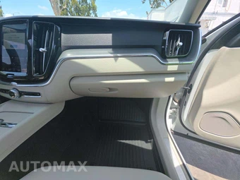 2023 Volvo XC60 B5 Core – miniatura 16