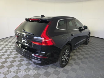 2023 Volvo XC60 B5 Core – miniatura 4