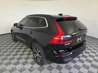 2023 Volvo XC60 B5 Core – miniatura 6
