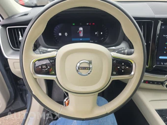 2023 Volvo XC60 B5 Core – miniatura 10