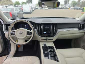 2023 Volvo XC60 B5 Core – miniatura 11