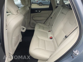 2023 Volvo XC60 B5 Core – miniatura 13