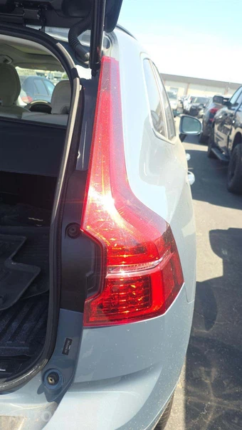 2023 Volvo XC60 B5 Core – miniatura 30