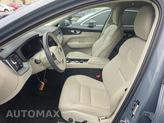 2023 Volvo XC60 B5 Core – miniatura 7