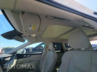 2023 Volvo XC60 B5 Core – miniatura 17