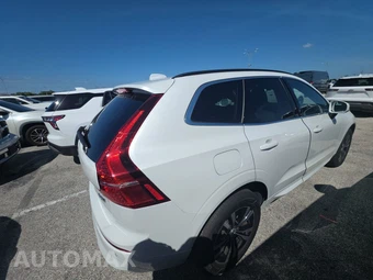 2023 Volvo XC60 B5 Core – miniatura 4