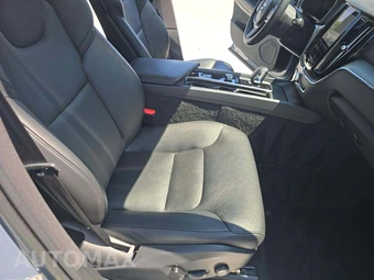 2023 Volvo XC60 B5 Core – miniatura 15