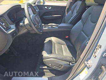 2023 Volvo XC60 B5 Core – miniatura 3