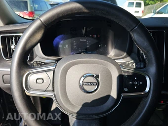 2023 Volvo XC60 B5 Core – miniatura 10