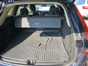 2023 Volvo XC60 B5 Core – miniatura 16